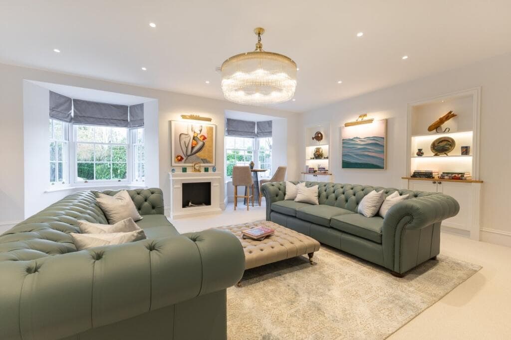 Detached Family House With Sea Views And Leisure Facilities